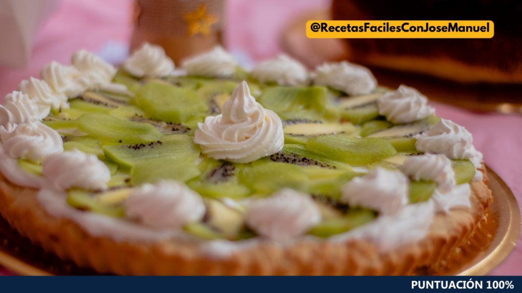 TARTA DE QUESO Con Base De Galletas Y Cobertura De Mermelada .